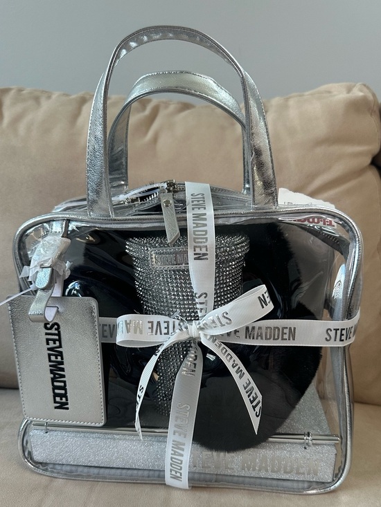 Steve Madden Accessories - Steve Madden Gift Set –Clear Cosmetic Tote,Bling Cup, Earmuffs, Luggage Tag NWT